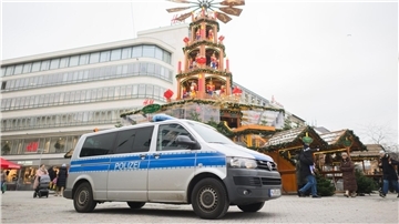 „Videoüberwachung auf Weihnachtsmärkten ist ein hilfreiches Mittel, das intensiv unter dem Einsatz bester Technik genutzt werden sollte“, sagt der GdP-Vorsitzende Jochen Kopelke.
