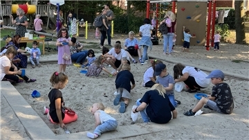 Viel Spaß hatte der Nachwuchs bei der Schatzsuche im Sandkasten des Kindergartens.
