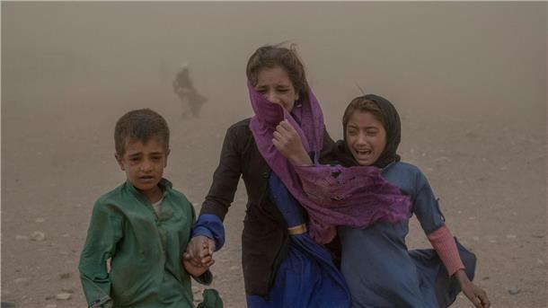 Nach Erdbeben: Fast 100.000 Kinder benötigen Hilfe Viele afghanische Kinder und Familien haben aufgrund des Erdbebens vor drei Monaten kein Zuhause.