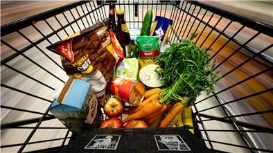 Viele Deutsche schränken sich angesichts steigender Preise beim Einkauf ein. (Symbolbild)