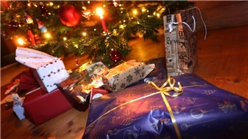Viele Eltern suchen zu Weihnachten gezielt nach gebrauchten Spielzeugen, diese sind aber oft mit Schadstoffen belastet.