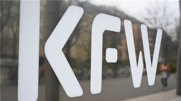 Mehr Menschen wagen Schritt in Selbstständigkeit Viele Gründer starten im Nebenerwerb und ohne weitere Beschäftigte.