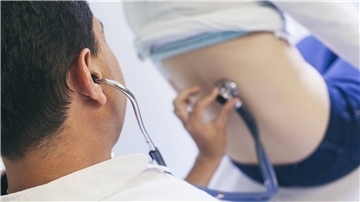 Viele Hausärzte sind bereits 60 und gehen damit in absehbarer Zeit in den Ruhestand. Trotz aller Warnungen vor einem drohenden Notstand sind weder die Kassenärztliche Vereinigung noch das Gesundheitsressort beunruhigt. Sie gehen davon aus, dass die dann freien Arztsitze wieder nachbesetzt werden können.