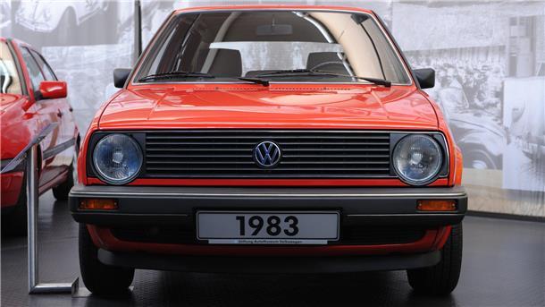 Vom Rechtsanwalt bis zum normalen Arbeiter: Der VW Golf wird 50 Viele Jahre nach dem ersten Golf, kam der Golf II auf den Markt.