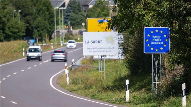 Von wegen grenzenlos: Ärger in Schengen über Kontrollen Viele Kinder aus Frankreich und Luxemburg gehen im saarländischen Perl in die Schule.