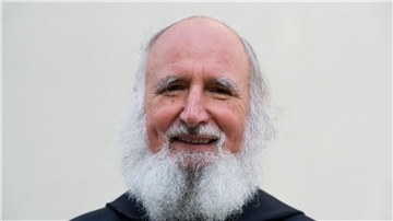 „Viele Menschen haben Angst, etwas zu verlieren. Die Unsicherheit ist sehr groß“, sagt Pater Anselm Grün.