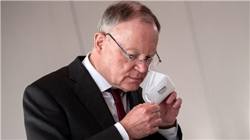 „Viele Menschenleben gerettet“: Ministerpräsident Weil blickt auf die Corona-Krise zurück. (Archivbild)