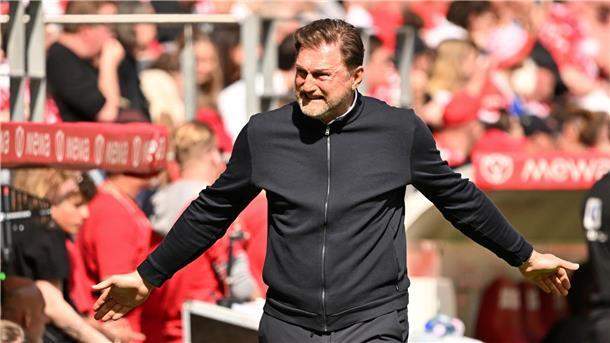 Debatte um Wolfsburg-Trainer Hasenhüttl geht weiter Vieles läuft nicht nach Plan bei Wolfsburgs Trainer Ralph Hasenhüttl