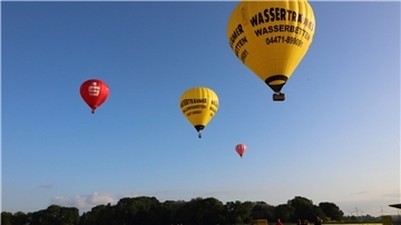 Vier Ballonfahrten stehen am ersten Septemberwochenende auf dem Programm. Gestartet wird an der Enjebuhrer Straße in Abbehausen, gegenüber vom Kindergarten.