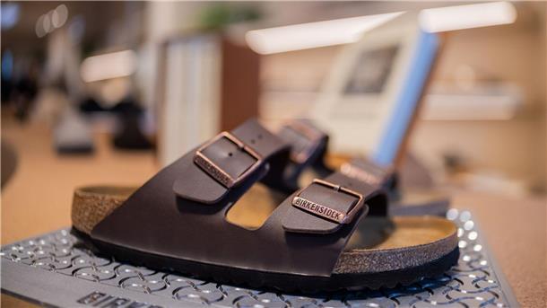 Keine Kunst, kein Urheberschutz: BGH urteilt zu Birkenstock Vier Klassiker standen in Karlsruhe auf dem Prüfstand. Darunter auch die „Arizona“-Sandale.