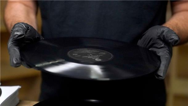 Vinyl-Schallplatten sind oft totgesagt worden. Doch das ist nicht ganz richtig.