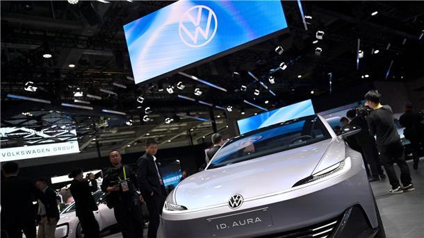 Rennen um autonomes Fahren: VW baut in China eigene KI-Chips Volkswagen will nun auch selbst Chips entwickeln.