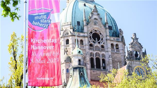 Aufruf beim Kirchentag: „Friedensfähig statt kriegstüchtig“ Vom Kirchentag in Hannover geht auch ein Appell gegen Aufrüstung aus. (Archivbild)