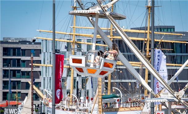 Das Riesenrad auf den Maritimen Tagen 2023 in Bremerhaven.