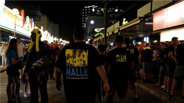 Fälle häufen sich: Türsteher auf Mallorca festgenommen Vom Türsteher angegriffen: Statt zum Feiern in die Clubs auf der Schinkenstraße ging es für einen Mallorca-Touristen ins Krankenhaus.