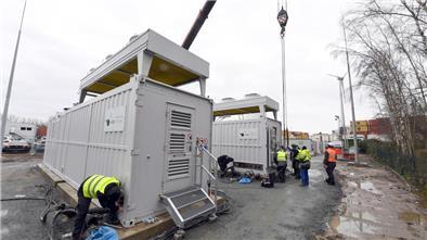 Aufbau der Elektrolyseure in Speckenbüttel