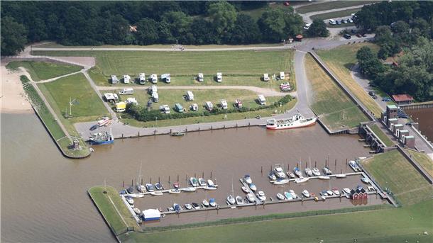 Ladenetz am Wasser: So soll das Wattenmeer elektrisch werden Von den neuen Ladesäulen in den Häfen sollen Boote und Autos profitieren. (Archivbild)