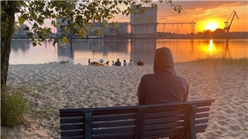 Sonnenuntergang am Fluss
