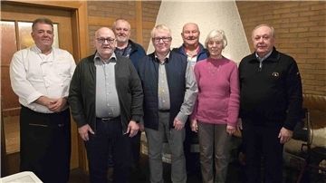 Von links: Rainer Mertins, Rolf Mannott, Ingo Horstmann, Jürgen Wehlau, Heinz Segebade, Lotte Bohlken und Karl Säfken.