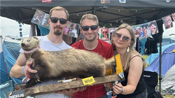 Camp mit Maskottchen. 