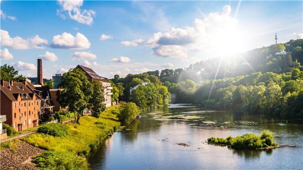 Umzug ins Ruhrgebiet: Das kommt wirklich auf einen zu Rhein mit Sonnenschein