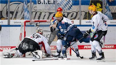 Vor allem im ersten Abschnitt hatte Pinguins-Keeper Kristers Gudlevskis viel zu tun. München agierte zu Beginn viel in Überzahl.