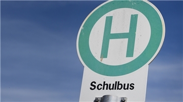 Vor allem im Südkreis gibt es keine verlässliche Schülerbeförderung. Linien werden nicht bedient. Fahrten fallen aus. Kinder stehen vergebens an Haltestellen. Eine Lösung ist derzeit nicht in Sicht.