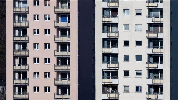 Mehr Bürgergeld-Haushalte zahlen fürs Wohnen drauf Vor allem in Großstädten ist es schwierig, bezahlbare Wohnungen zu finden. (Archivbild)