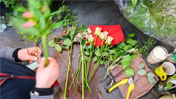 Florist: „Valentin ist nicht mehr reiner Männergeschenktag“ Vor allem junge Männer beschenken nach Angaben des Fachverbands der Floristen ihre Liebsten mit Blumen.