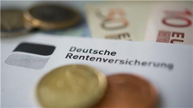 Vor allem viele Seniorinnen beziehen eine vergleichsweise geringe gesetzliche Rente.