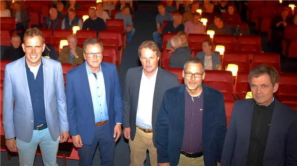 Auftaktveranstaltung in der Wesermarsch: Landwirte wollen mehr für sich werben Gesprächsrunde im Centraltheater Brake