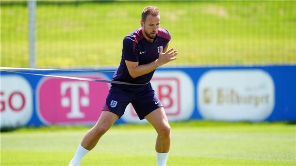 England-Coach Southgate wirbt um Respekt für Zwayer Vor dem Halbfinale gegen die Niederlande gibt sich Harry Kane kämpferisch.