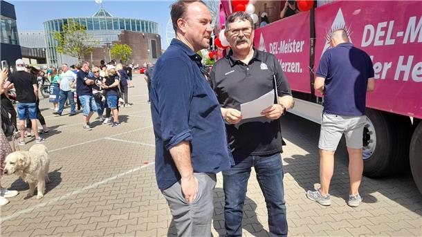 Vor dem Start des Korsos musste Alfred Prey noch einiges organisieren.