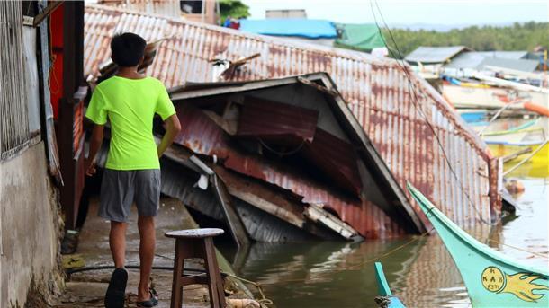 Erde auf den Philippinen kommt nicht zur Ruhe Vor der Küste der philippinischen Insel Mindanao hat sich ein starkes Erdbeben ereignet.