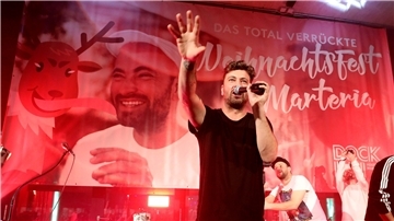 Vor der zweijährigen Corona-Pause hatte Marteria zuletzt 2019 mit rund 190 Kindern und Jugendlichen im Containerhotel Dock Inn gefeiert.