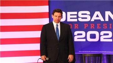 Vor einigen Monaten hatte Floridas ultrakonservativer Gouverneur Ron DeSantis noch als aussichtsreichster parteiinterner Konkurrent für Trump gegolten.
