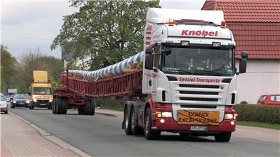 Vor fünf Jahren wurde Maibaum Nummer sieben angeliefert. Diesmal wird der Transport ähnlich verlaufen. Allerdings kommt die Fracht laut Planung nicht tagsüber, sondern nachts an.