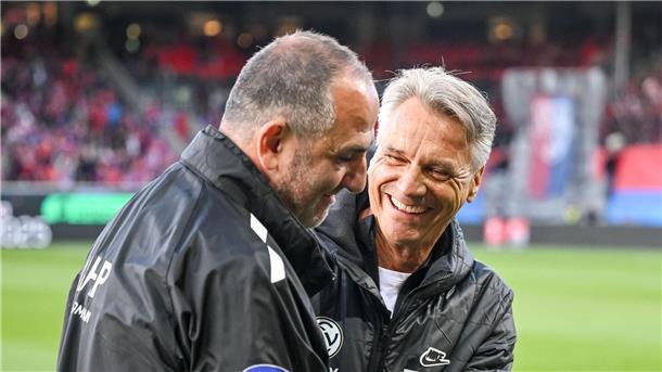 Vorbildliche Trainer-Routiniers: Frank Schmidt (l.) und Horst Steffen