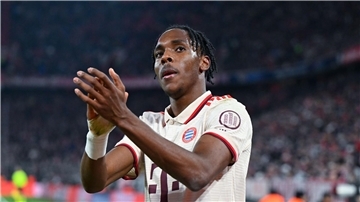 Vorm Abschied: Mathys Tel nach dem Spiel gegen Bratislava.