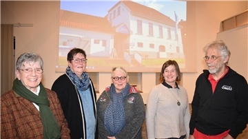 Vorsitzende Martina Geberzahn (2. von links) begrüßt im Beirat Annegret Martens, Ruth Schulz-Buchholz, Elke Evers und Jürgen Sprickerhof.