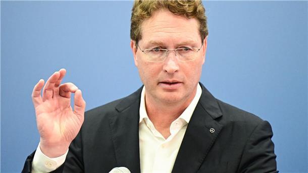 Nach Gewinneinbruch: Warum es bei Mercedes nicht läuft Vorstandschef Ola Källenius bekräftigt die Jahresprognose des Autobauers. (Foto-Archiv)