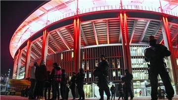 Während der Fußball-Europameisterschaft werden viele Polizeibeamte zur Sicherung der Stadien eingesetzt (Archivbild).