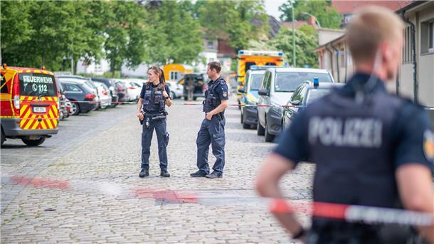 Während der Tat am Bremerhavener Lloyd-Gymnasium wurde eine Sekretärin der Schule schwer verletzt. Heute wird das Urteil gegen den geständigen Täter gesprochen.