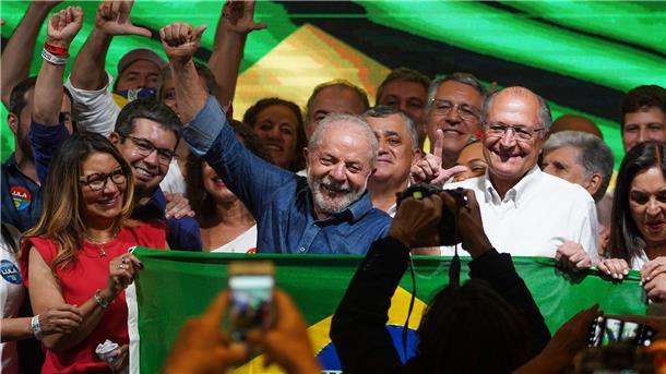 Wahlsieger Luiz Inacio Lula da Silva tritt nun eine dritte Amtszeit an.