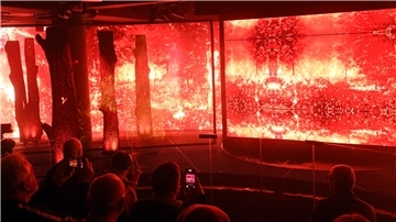 Eine LED-Leinwand im Klimahaus.