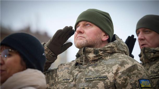 Selenskyj tauscht Militärführung aus - Saluschnyj muss gehen Walerij Saluschnyj war im Juni 2021 als Oberkommandierender der ukrainischen Streitkräfte eingesetzt worden.