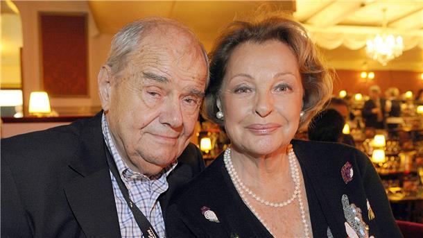 Schauspielerin Nadja Tiller gestorben Walter Giller und Ehefrau Nadja Tiller 2009 in Hamburg.