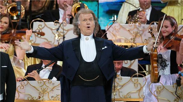 André Rieu: Die Welt braucht Walzer Walzermusik könne Menschen zum Swingen bringen, sagte der Dirigent. (Archivbild)