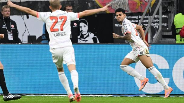 War der Matchwinner in Frankfurt: Bayerns Luis Díaz (r).