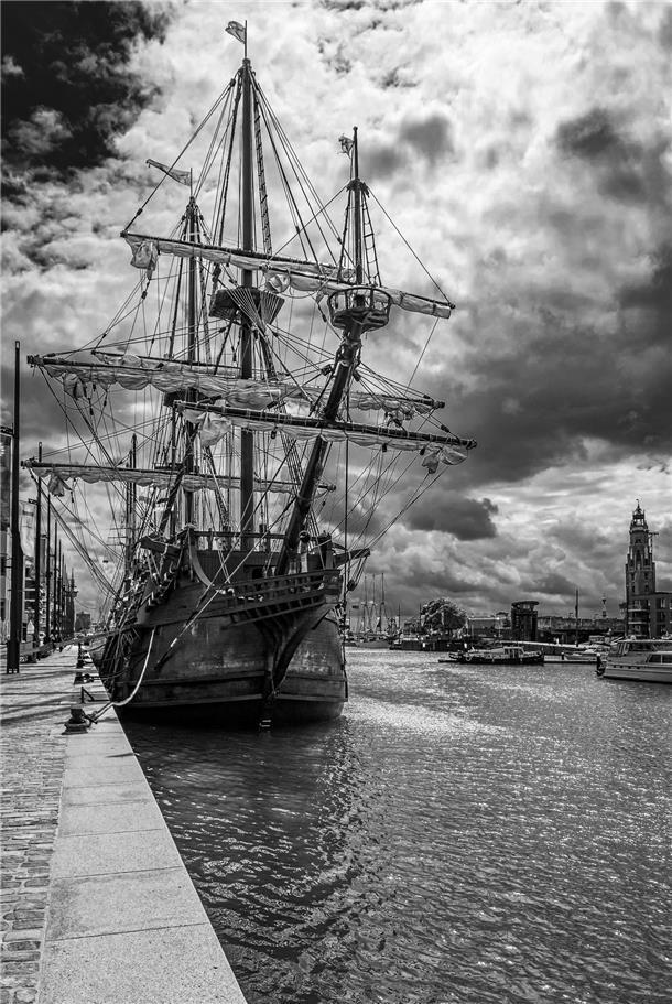 Was für ein wuchtiges Schiff, was für ein wuchtiges Bild: Die „El Galeon“.